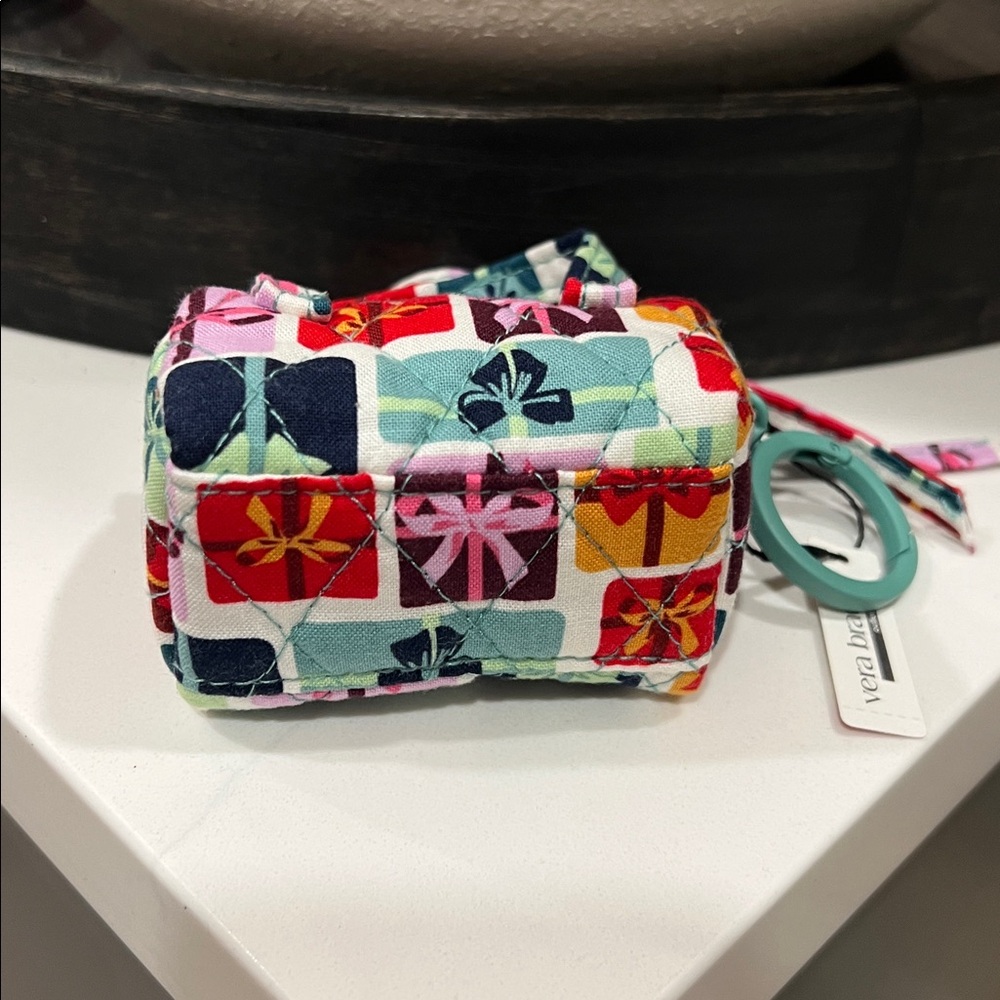 Cute. Vera Bradley Mini Coin purse Keychain - Picture 3 of 16